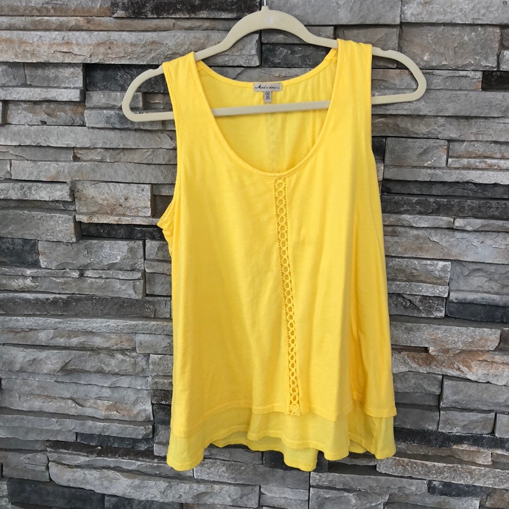 Yellow M crisscross tanktop!